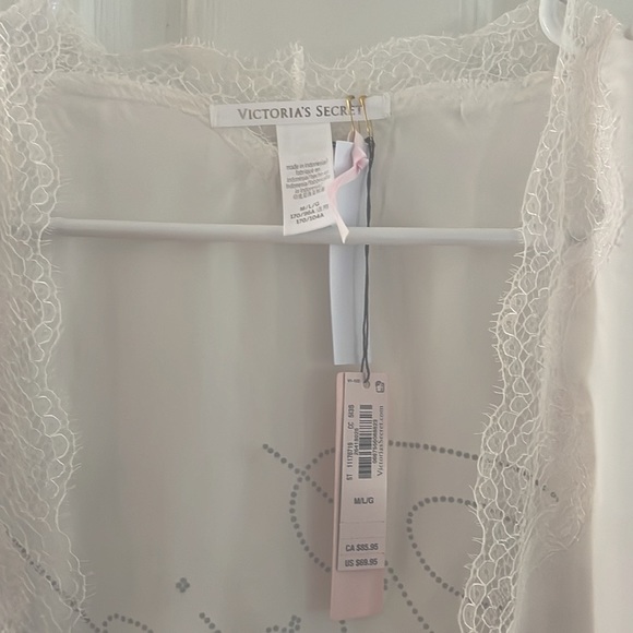 NWT Victoria’s Secret Bride Robe for Wedding Day - Picture 2 of 4
